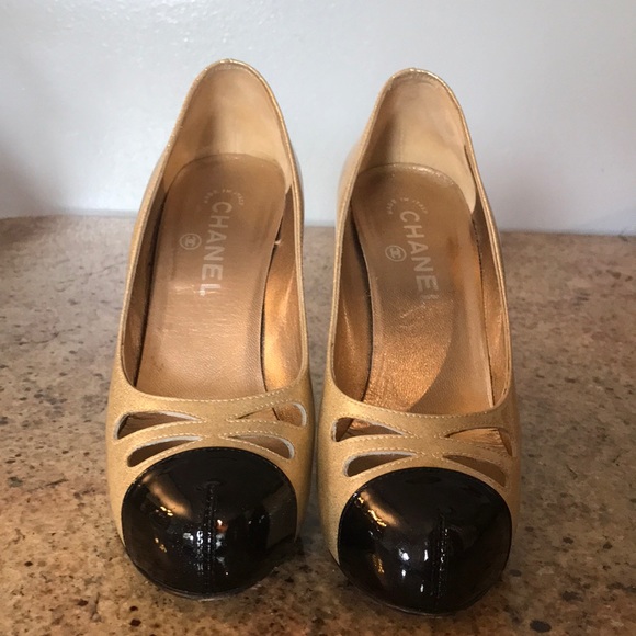 👠Authentic CHANEL Pumps 👠 - Picture 5 of 8